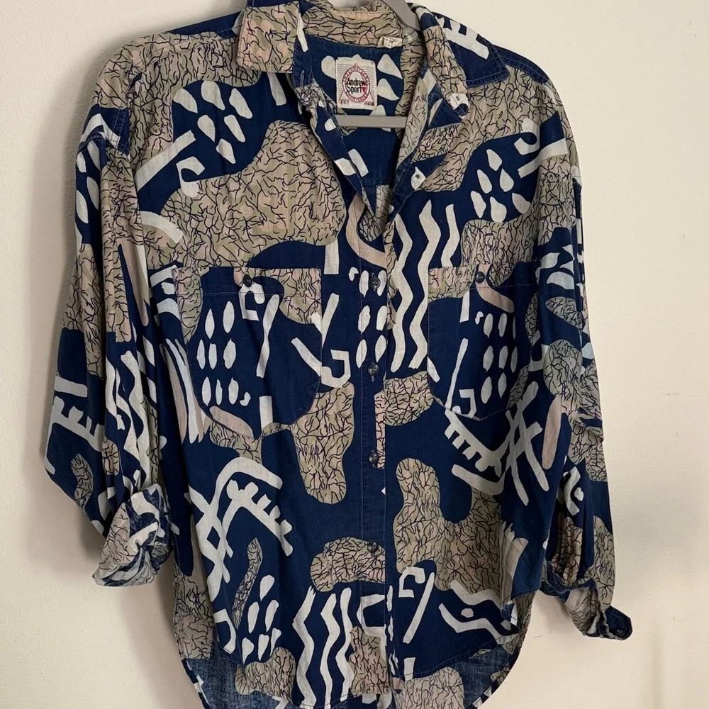 Abstract Button Up - Picture 2 of 3